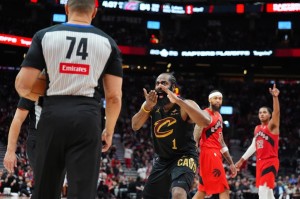 爱游戏体育app下载-塔图姆轰30+11+7仍无缘日最佳，抱歉，文班打破NBA尘封22年的纪录